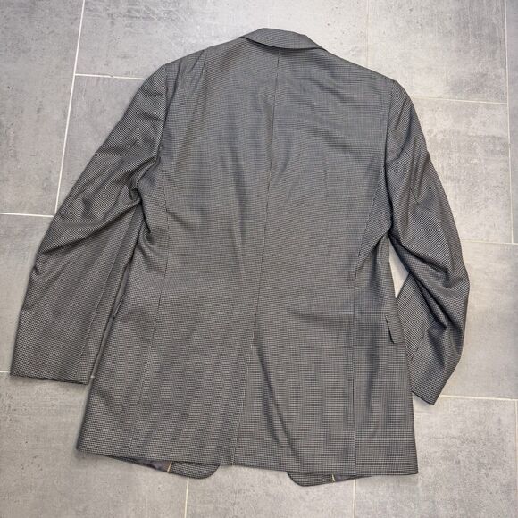 Hart Schaffner Marx Men’s 40L Sport Coat - Gray Houndstooth - Two-Button - Picture 6 of 10